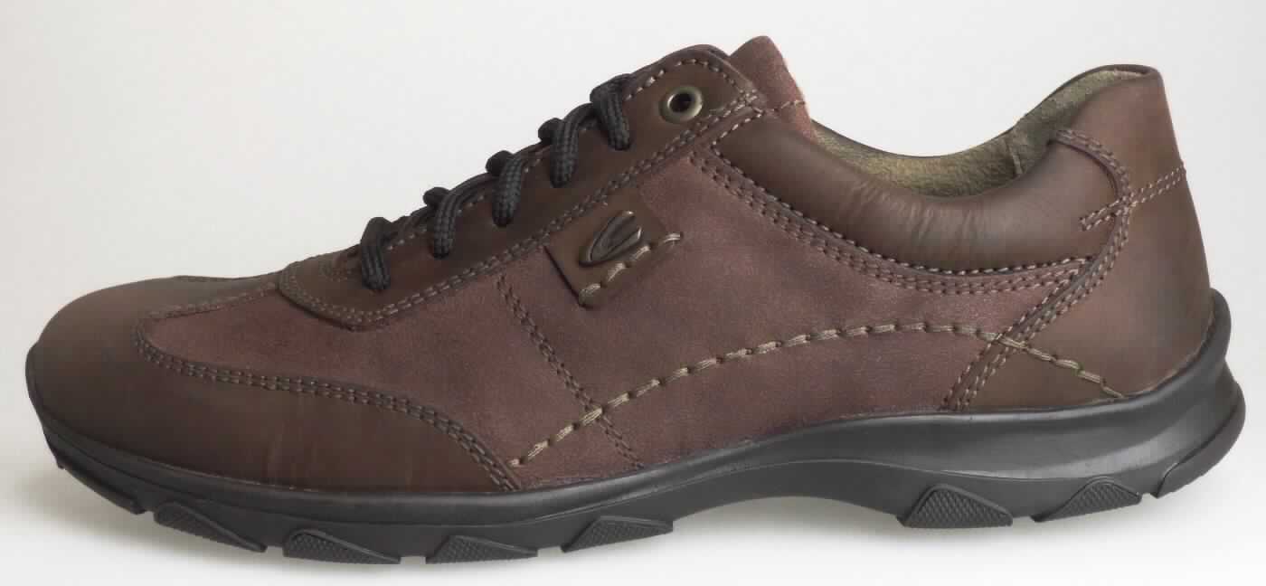 Halbschuhe (lt. Antrag: "Freizeitschuh für Männer oder Frauen, Größe 7,5", Foto siehe Anlage) 
- mit Laufsohlen aus Kunststoff/Kautschuk; ohne Hauptsohle aus Holz,
- mit Oberteil (geschlossenes Blatt) aus Leder (den größten Teil der Außenfläche bildend) und Kunststoff (Spinnstoff 
  mit einer mit bloßem Auge wahrnehmbaren Außenschicht aus Kunststoff),
- mit Schnürsenkelverschluss,
- ohne Metallschutz in der Vorderkappe,
- nicht den Knöchel bedeckend,
- mit einer Länge der Innensohle von ca. 27,8 cm,
- für Männer (u. a. weiter Schnitt; damit keine Ware der Unterposition 6403 9993).

"Schuhe mit Laufsohlen aus Kunststoff/Kautschuk und Oberteil aus Leder, andere als in den Unterpositionen 
 6403 1200 bis 6403 9991 genannte, für Männer"