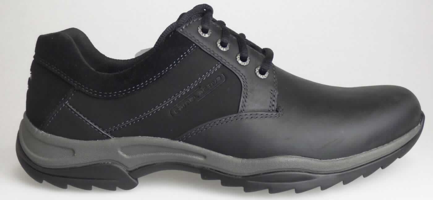 Halbschuhe (lt. Antrag: "Freizeitschuh für Herren, Größe 7,5", Foto siehe Anlage)
- mit Laufsohlen aus Kunststoff/Kautschuk; ohne Hauptsohle aus Holz,
- mit Oberteil (geschlossenes Blatt) aus Leder, 
- mit Schnürsenkelverschluss,
- ohne Metallschutz in der Vorderkappe,
- nicht den Knöchel bedeckend, 
- mit einer Länge der Innensohle von ca. 27,5 cm,
- für Männer (u. a. weiter Schnitt).

"Schuhe mit Laufsohlen aus Kunststoff/Kautschuk und Oberteil aus Leder, andere als in den Unterpositionen 
 6403 1200 bis 6403 9991 genannte, für Männer"