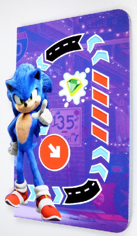 Spielzeug in Form eines Gedulds- bzw. Geschicklichkeitsspieles (Puzzle), sog. "Mc Donald´s - Sonic the Hedgedog 2 - 2022", Motiv "Sonic Maze"
- mit einem Labyrinth aus einer rechteckigen, ca. 15 x 19 cm großen, doppellagigen Pappkarte, die in der
  Mitte gefaltet ist und aufgeklappt werden kann
- auf der Vorder- und Rückseite farbig mit einem Motiv aus einem Zeichentrickfilm bedruckt
- mit innenliegenden, verschlungenen Gängen
- mit drei runden, beidseitig mit Filmcharakteren (zwei Igel und ein Fuchs) bedruckten Pappscheiben
  mit einem Durchmesser von ca. 19 mm
- auf der Vorderseite mit vier Aussparungen zum Einlegen der Pappscheiben sowie diversen
  Aussparungen, die den Verlauf der innenliegenden Gänge andeuten, durch die die Pappscheiben
  bewegt werden sollen
- die Pappscheiben werden auf der Vorderseite in die Öffnung gelegt und sollen auf der richtigen
  Route geschickt durch das Labyrinth bewegt werden, so dass sie am unteren Ende wieder aus den
  dortigen Öffnungen wieder entnommen werden können
- dient der spielerischen Unterhaltung von Kindern und Erwachsenen
- in einem bunt bedruckten Pappumschlag mit einer gedruckten Anleitung auf der Innenseite für den
  Einzelverkauf aufgemacht.

Die Ware ist zolltarifrechtlich als "Puzzle, nicht aus Holz" einzureihen.