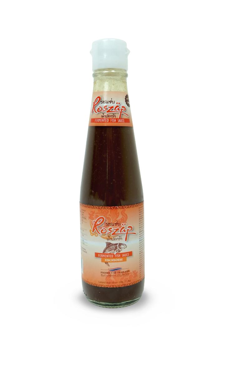 Fermentierte Fischsoße

Original-Weißglasflasche mit Schnappverschluss aus weißem Kunststoff und umlaufendem, mehrfarbig und mehrsprachig bedrucktem Etikett. Der Aufdruck enthält Angaben über den Vertreiber, die Produktbezeichnung, die Füllmenge (300 ml), die Zutaten und die Nährwerte.
Inhalt: Braune, trübe, sämige Flüssigkeit; Geschmack würzig, salzig, süßlich, arteigen nach Fisch.

Zubereitete Würzsoße, keine der Unterpositionen 2103 1000 bis 2103 9030 der KN, keine Tomaten und kein Mononatriumglutamat enthaltend.