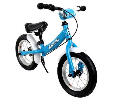 Zweirädriges Spielfahrzeug für Kinder in Form eines rollerähnlichen Laufrades, Modell "Street Angel, Raceline oder Pirate"
- mit einem Rahmen aus Stahl, in drei verschiedenen farblichen Varianten lackiert und erhältlich
- mit einem höhenverstellbarem Sattel und Lenker sowie Spritzschutz aus Kunststoff am Vorder-
  und Hinterrad
- mit 12 " großen Rädern mit einer Hinterradbremse mit Bremshebel
- das Fahrzeug wird durch Abstoßen mit dem Fuß vom Boden fortbewegt
- ohne Pedale / Tretvorrichtung, somit kein Fahrrad der Position 8712
- mit einem Gewicht von ca. 3,5 kg.

Die Ware ist zolltarifrechtlich als "Spielfahrzeug" einzureihen.