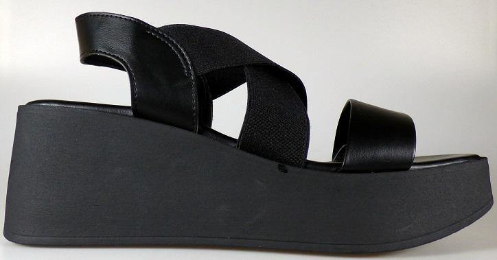 Sandalen, sog. Schuhe Graceland-15333, in Erwachsenengröße, Foto siehe Anlage,
- mit Laufsohlen aus laut Antrag Kunststoff,
- mit zehenfreiem Oberteil aus Bändern aus Kunststoff (Spinnstoff mit einer mit bloßem Auge
  wahrnehmbaren Außenschicht aus Kunststoff; den größten Teil der Außenfläche bildend) und 
  Spinnstoff,
- den Knöchel nicht bedeckend,
- mit einer Plateausohle,
- mit einer größten Höhe des Absatzes und der Sohle von ca. 6 cm.

"Schuhe, andere als in Position 6401 genannte, mit Laufsohlen und Oberteil aus Kunststoff, andere als
 in den Unterpositionen (KN) 6402 1210 bis 6402 9910 genannte, deren Blatt nicht geschlossen ist, mit
 Absatz und Sohle mit einer größten Höhe von mehr als 3 cm"
