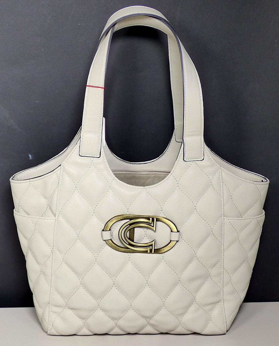 Umhängetasche, sog. Catwalk Umhängetasche 25075A-40, Foto siehe Anlage,
- mit einer Außenseite aus Kunststofffolien (lederartig geprägt und abgesteppt),
- an der Vorderseite mit einem Emblem aus unedlem Metall verziert,
- mit zwei Tragegriffen,
- an den Schmalseiten jeweils mit einem offenen Einsteckfach,
- an der Rückseite mit einem eingesetzten Reißverschlussfach,
- das Hauptfach ist mit einem ca. 5 cm unterhalb des oberen Randes verlaufenden Reißverschluss
  versehen,
- - gefüttert; innen mit einem offenen Einsteckfach sowie einem eingesetzten Reißverschlussfach
    ausgestattet,
- mit den Abmessungen: ca. 40 cm (Breite) x 25 cm (Höhe) x 12 cm (Tiefe),
- in zwei Farben.

"Ähnliches Behältnis, anderes als in den Unterpositionen 4202 1110 bis 4202 3900 genannte, mit Außen-
 seite aus Kunststofffolien, anderes als in den Unterpositionen 4202 9211 bis 4202 9215 genannte"