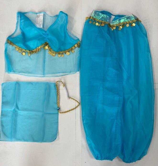 Sog. Kinderkostüm Orient-Prinzessin, für Kinder von 5-9 Jahren (entspricht den Größen 110 bis 134),
Foto siehe Anlage,
- Zusammenstellung, bestehend aus einer langen Hose, einem Oberteil (andere Kleidung) und einem
  Gesichtsschleier (schleierähnliche Ware),
- gemeinsam mit einem bedruckten Pappeinleger in einem Polybeutel mit Aufhängevorrichtung verpackt,
- keine Kombination, da die Kleidungsstücke nicht vollständig aus ein und demselben Flächenerzeugnis
  hergestellt sind,
- getrennte Einreihung aller Bestandteile, weil die Kleidungsstücke nicht zusammen in eine Position ein-
  gereiht werden können,
- gehört als Maskenkostüm aus Spinnstoffen nicht zum Warenkreis der Position 9505,
- lange Hose:
-- aus ca. 0,1 mm dicken, verschiedenen einfarbigen Geweben aus laut Antrag 100 % Polyester
   (synthetische Chemiefasern),
-- in der Taille abschließend, mit einem teilweise elastisch verengten Taillenbund,
-- ohne Öffnung und ohne Verschluss,
-- ohne Hinweise auf den Trägerkreis (unisex),
-- vorn im Bereich des Taillenbundes mit einer aufgenähten Borte aus Spinnstoffen und daran einge-
   hängten "Münzen" aus augenscheinlich unedlem Metall verziert,
-- mit langen Hosenbeinen, an den Beinabschlüssen elastisch verengt,
-- keine Arbeits- und Berufskleidung.

"Lange Hose, aus Geweben, für Mädchen, aus synthetischen Chemiefasern, keine Arbeits- und Berufs-
 kleidung, nicht nach dem Batik-Verfahren handbedruckt"