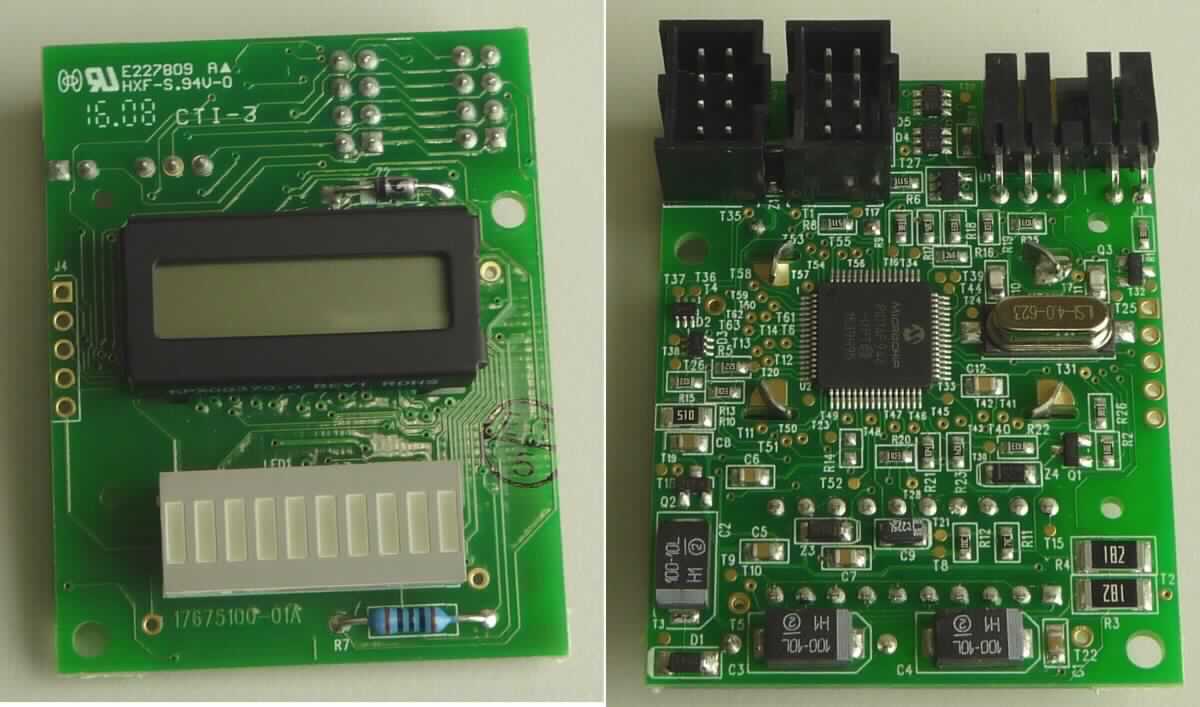 Sog. Batterieentlade- und Betriebsstundenanzeiger, im Wesentlichen bestehend aus einer Kunststoffplatine mit den Abmessungen von ca. 56 x 44 x 2 mm, auf welche aktive und passive elektronische Bauelemente aufgebracht wurden. 
Auf der Oberseite der Ware sind ein LC-Display und 10 verschiedenfarbige LEDs, die jeweils die Abmessungen von ca. 30 x 10 x 7 mm haben, aufgebracht. Diese fungieren als Anzeigen für den Batterieladezustand sowie für die Anzahl der Betriebsstunden. Auf der Unterseite sind die elektronischen Bauelemente sowie Stecker angeordnet.
Der nichtflüchtige Speicher (EEPROM) speichert die Nutzungsdaten.
Die Ware ist zum Einbau in elektrisch betriebene Fahrzeuge bestimmt, worauf auch die speziell angebrachten Bohrungen und Aussparungen in der Ware hindeuten, um dort den Batterieladezustand sowie die Anzahl der Betriebsstunden festzustellen, anzuzeigen und aufzuzeichnen (kombinierte Maschine). Eine kennzeichnende Haupttätigkeit kann nicht bestimmt werden.

Zur äußeren Form siehe Abbildung in der Anlage.

Die Ware wird als "Gerät zum Messen und Prüfen elektrischer Größen (Spannung), ausgenommen Zähler der Position 9028, anderes als in Unterposition (KN) 9030 1000 bis 9030 3380 erfasst, mit Registriervorrichtung" eingereiht.