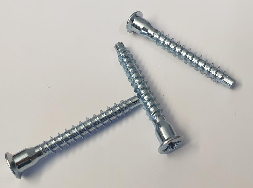 Es handelt sich um verzinkte Schrauben aus Stahl (kein nicht rostender Stahl) mit Senkkopf mit Kreuzschlitz und mit einem nicht bis zum Kopf reichenden Gewinde, das sich beim Eindrehen das Gegengewinde selbst formt. Der Gewindeflankenwinkel beträgt etwa 40°. Der Schraubenkern ist unterhalb des Gewindes zu einem Zapfen mit stumpfem Ende ausgearbeitet. Oberhalb des Gewindes ist der Schaft über eine Länge von ca. 10 mm konisch geformt. Derartige Schrauben dienen dem Verbinden von Spanplatten, die vor der Montage der Schrauben im Kerndurchmesser vorzubohren sind. 

Abbildung siehe Anlage.

Derartige Erzeugnisse gehören als "andere gewindeformende Schrauben (keine Blechschrauben) aus Stahl (kein nicht rostender Stahl)" zum TARIC-Code 7318 14 99 90.