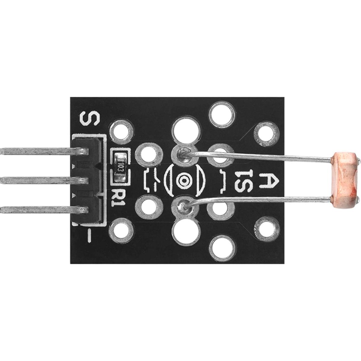 Lichtsensormodul, im Wesentlichen bestehend aus einer mit einem Fotowiderstand, einem Widerstand sowie drei Anschlusskontakten bestückten Platine (siehe Abbildung in der Anlage).
Das Modul dient der Messung der Lichtstärke anhand des sog. photoelektrischen Effektes, indem das einfallende Licht indirekt proportional zum Widerstand des Fotoelementes ist.

Die Ware wird als "Gerät für fotometrische Messungen, anderes als von den Unterpositionen (KN) 9027 1010 bis 9027 8930 erfasst" eingereiht.