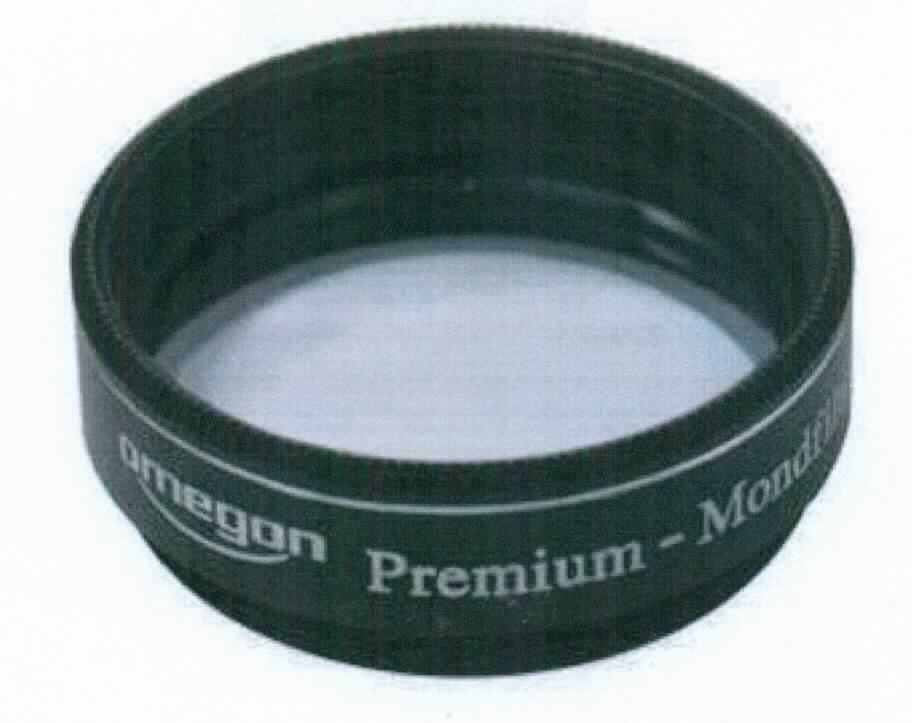 Optisches Element, sog. Mondfilter, Art. 5085, Abbildung siehe Anlage,
- rundes, planparallel geschliffenes Element aus Glas,
- lt. Antrag in der Masse gefärbt, geschliffen und poliert,
- in einem Ring aus Aluminium mit Gewinde gefasst,
- mit einem Durchmesser von 1,25 Zoll,
- zum Einsatz in astronomischen Teleskopen zur Dämpfung des Mondlichts,
- keine Einreihung in die Position 9002, weil der optische Effekt durch das Färben des Glases und nicht 
  durch das Schleifen und Polieren hervorgerufen wird.

"Optisches Element, aus Glas, keine Waren der Position 7015, nicht optisch bearbeitet, keine Glasware
für Signalvorrichtungen"
