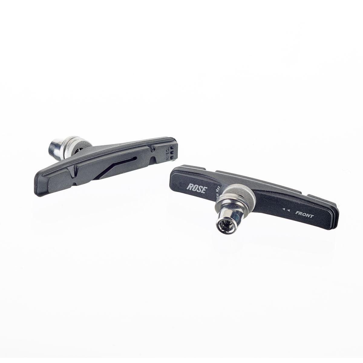 V-Bremsschuhe MTB, Foto siehe Anlage,
- speziell geformte Bremsschuhe, erkennbar zur ausschließlichen Verwendung an
  Felgenbremsen von Fahrrädern,
- bestehend aus einer Grundplatte (Trägerplatte) aus unedlem Metall mit einem
  Schraubbolzen (Durchmesser ca. 5 mm),
- die Grundplatte ist mit einem Belag aus Kunststoff überzogen, der als Bremsbelag dient,
- mit einer Länge von ca. 71 mm, einer Höhe von ca. 12 mm und einer Breite von ca. 12 mm,
- mit einem Gewicht von insgesamt ca. 40 g,
- dienen paarweise der Abbremsung der Laufräder (durch seitliches Anpressen der Bremsbeläge
  an die Felgenflanke werden mittels Gleitreibung die Laufräder abgebremst),
- aufgrund der Konzeption (u. a. Form und Abmessungen) erkennbar hauptsächlich zur
  Verwendung in Fahrrädern des Kapitels 87 bestimmt,
- keine Ware des TARIC-Codes 8714 9490 19, da es sich nicht um einen Bremshebel handelt.

"Teile für Fahrräder der Position, Teile für Bremsen (Bremsschuhe)"