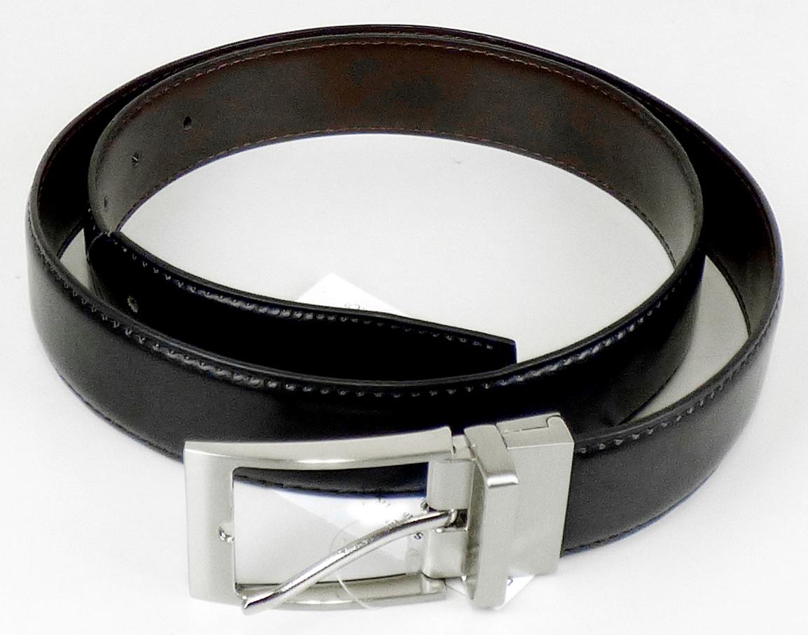 Gürtel aus rekonstituiertem Leder, sog. Wendegürtel brown-black, Foto siehe Anlage,
- mit einer Mittellage aus rekonstituiertem Leder,
- - augenscheinlich die dickste Lage bildend (mehr als die Hälfte der Gesamtdicke),
- mit einer Außen- und einer Innenlage aus Kunststoff,
- mit einer Wendegürtelschnalle aus unedlem Metall,
- mit gestanzten Löchern,
- mit einer Länge von ca. 110 cm und einer Breite von ca. 3,5 cm,
- laut Antrag nicht handgearbeitet,
- das rekonstituierte Leder verleiht dem Gürtel im Hinblick auf den Umfang (Dicke der Lage) und
  seiner Bedeutung in Bezug auf die Verwendung (Zugfestigkeit) den wesentlichen Charakter.

"Bekleidungszubehör (Gürtel), aus rekonstituiertem Leder, nicht handgearbeitet"