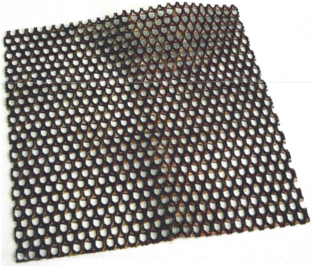 Kuliergewirke, sog. Tarnnetz, Foto siehe Anlage,
- laut Antrag:
-- quadratisch; an den Rändern lediglich heiß zugeschnitten (nicht konfektioniert); in den
   Abmessungen von 10 cm x 10 cm,
-- aus synthetischen Chemiefasern (Polyester),
-- keine Elastomergarne oder Kautschukfäden enthaltend,
-- mit einem Camouflage-Muster bedruckt,
-- ohne Flor- oder Schlingenoberfäche,
-- keine Raschelspitze,
-- soll als Zubehör in einem Spielzeugset verwendet werden,
- stellt sich aufgrund der Gestaltung nicht als erkennbares Zubehör oder Teil von Spielzeugen der
  Position 9503 dar.

"Gewirke, mit einer Breite von weniger als 30 cm, anderes als solche der Positionen 6001 und 6002,
 aus synthetischen Chemiefasern, keine Raschelspitze"