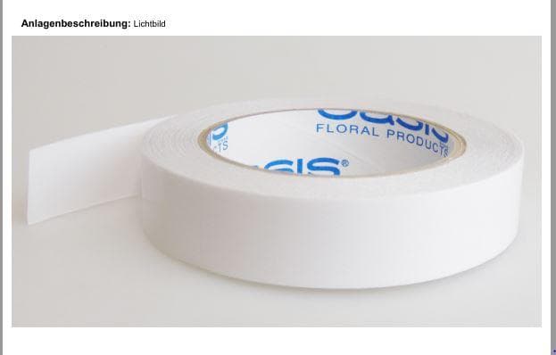 Angaben des Antragstellers:
Doppelseitig selbstklebendes Band auf einer Papprolle
Die Ware stellt sich als transparentes, beidseitig selbstklebendes (Acrylatkleber) Band mit einer Breite von ca. 2,5 cm dar. Das Band ist einseitig mit einem silikonisierten Schutzpapier versehen und hat eine Kunststofffolie als Träger.

Befund:
Bänder, selbstklebend, aus Kunststoffen, in Rollen mit einer Breite von 20 cm oder weniger