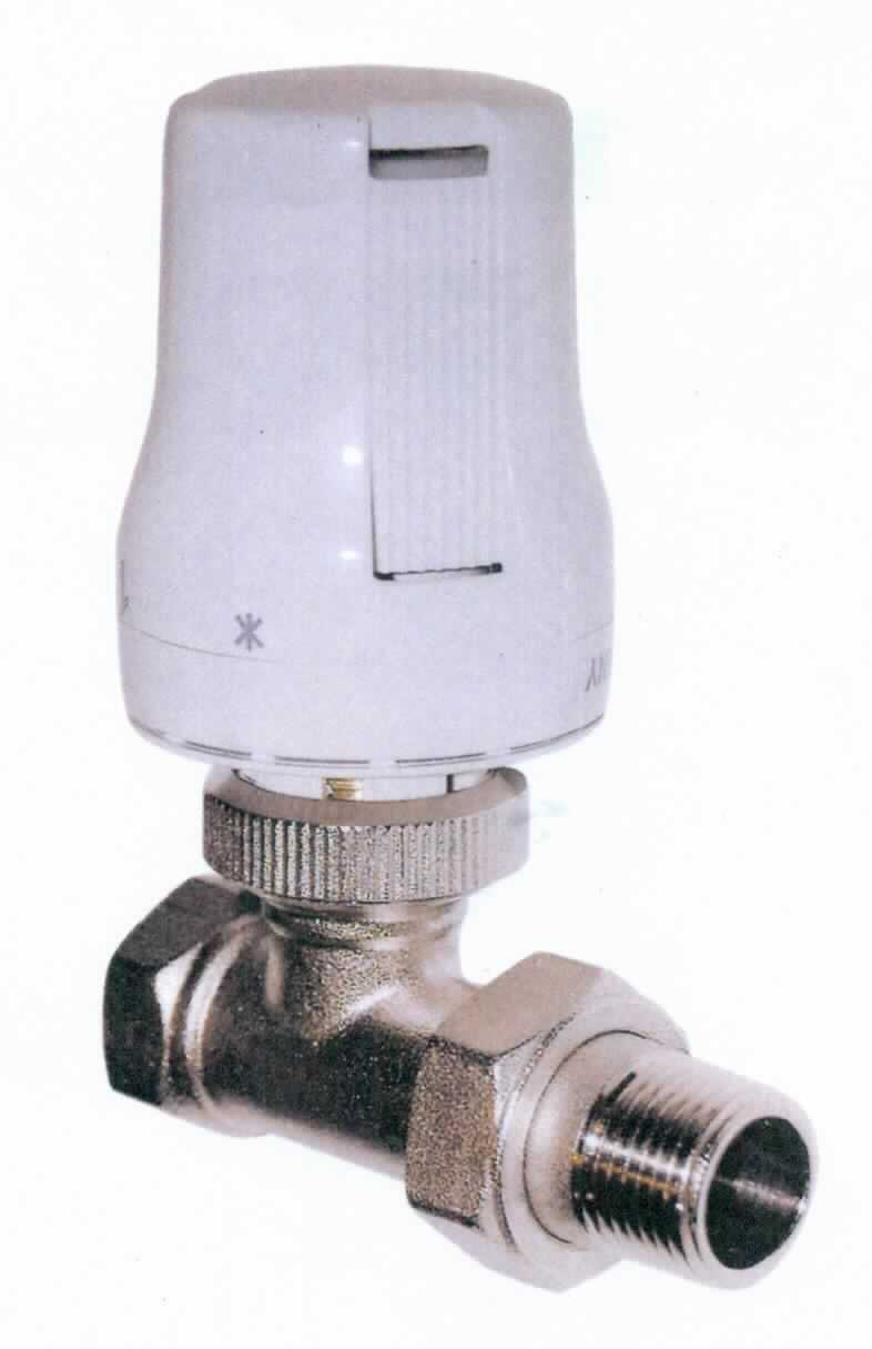 Bei der als "Thermostat-Komplett-Set 272841" bezeichneten Ware handelt es sich um eine kombinierte Maschine, bestehend aus einem Heizkörperventil und einem Thermostatkopf. Der Thermostatkopf mit eingebautem Flüssigkeitsfühler besteht im Wesentlichen aus einem Kunststoffknauf mit Skalierung zur manuellen Einstellung der Temperatur und einer Metallverschraubung. Er ist mit einem Ventil in Durchgangsbauweise verbunden. Das Ventil aus Messing mit 1/2"–Außengewinden ist zur Montage an Heizkörperzuläufen vorgesehen und reguliert dort den Durchfluss und damit die Wärmeentwicklung. Die Gewindeanschlüsse sind mit Bauschutzkappen versehen.

Das Ventil übt die Hauptfunktion der kombinierten Maschine aus. Es ist als "Armatur für Rohr- oder Schlauchleitungen, nicht von den Unterpositionen 8481 10 bis 8481 8019 erfasst, Armatur für Heizkörper von Zentralheizungen, Thermostatventil" einzureihen.