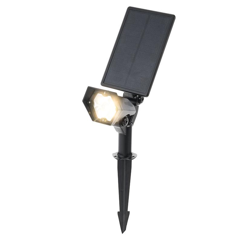 Bei dem sog. Solar Strahler "MultiSpot 300 pro", Art.-Nr. 102047 handelt sich um einen elektrischen Beleuchtungskörper in Form einer ca. 22 x 21 x 9 cm (B x H x T) großen Leuchte (Spot) aus Kunststoff, die aus einem sechseckigen, verstellbaren Leuchtenkopf mit integriertem weiß leuchtendem LED-Leuchtmittel und einer farblosen Abdeckung besteht. Die Leuchte ist zusammen mit einem verstellbaren Solarpanel (Abmessungen der Oberfläche ca. 15 x 9,5 cm (L x B)) an einer Halterung befestigt.

Die Ware kann mittels des beigefügten Erdspießes (Länge ca. 17 cm) aus Kunststoff in den Boden gesteckt oder an einer Wand befestigt werden und dient zu Beleuchtungszwecken im Außenbereich.

Techn. Daten (auszugsweise):
- Leuchtmittel: 5 LED
- Lichtstrom: 240 lm
- Lichtfarbe: warmweiß (3.000 K)
- Schutzart: IP 65

Da sie gleichermaßen als Wandleuchte und als universell platzierbare Leuchte verwendbar ist, erfolgt die Einreihung in die zuletzt genannte Unterposition der gleichermaßen in Betracht kommenden Unterpositionen.

Die Ware ist als "elektrischer Beleuchtungskörper, anderweit weder genannt noch inbegriffen, nicht von den Unterpositionen (HS) 9405 11 bis 9405 31 erfasst, fotovoltaisch, ausschließlich zur Verwendung mit LED-Lichtquellen bestimmt, kein Scheinwerfer, aus Kunststoffen" einzureihen.
