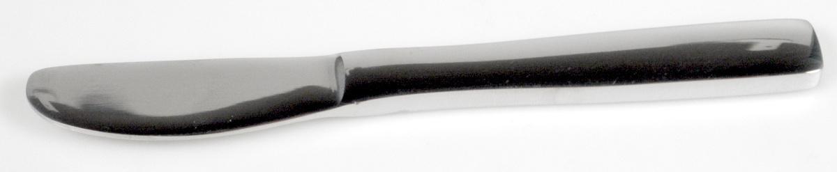 "Buttermesser-Set"
 
- vollständig aus rostfreiem Stahl (AISI 420) hergestellt, mit nicht-schneidender,
  feststehender Klinge und runder Spitze
 
- dient zum Servieren und Streichen von Butter bei Tisch
 
- jeweils vier Messer in einer Papier-Faltschachtel verpackt
 
 
Abbildung siehe Anlage.
 
 
Derartige Erzeugnisse gehören als "Buttermesser, nicht in Zusammenstellungen,
nicht versilbert, vergoldet oder platiniert, mit arbeitendem Teil aus nicht rostendem Stahl" zum
TARIC-Code 8215 9910 00.