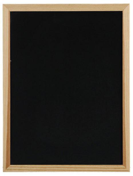 Bei der "Kreide- / Magnettafel" handelt es sich um eine ca. 30 x 40 cm große, schwarze, wiederbeschreibbare Tafel.
Das Erzeugnis besteht aus Metall und besitzt einen Rahmen aus Kiefer.

Die Ware ist dazu bestimmt, mit einem Kreidestift (nicht Gegenstand der vZTA-Entscheidung) beschrieben zu werden oder Magnete (nicht Gegenstand der vZTA-Entscheidung) an ihr zu befestigen.

Das Erzeugnis ist als "Tafel, zum Schreiben oder Zeichnen, auch gerahmt" einzureihen.