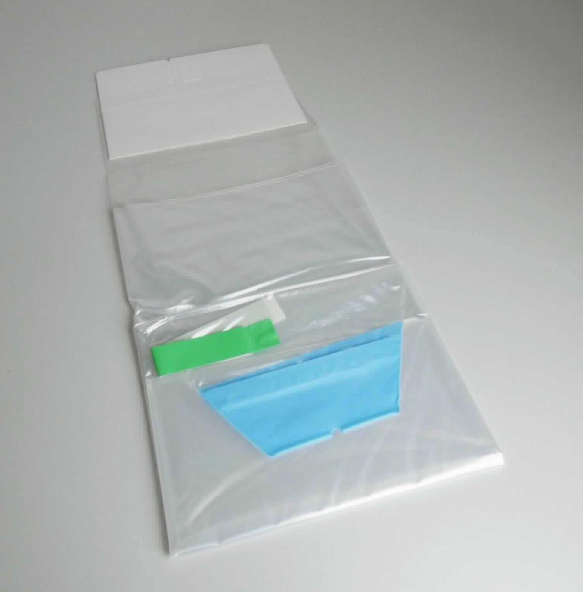 Sog. Videokamerabezug CD5118, spezieller Überzug für endoskopische Kameras, in Form einer schlauchartigen transparenten Kunststoffhülle, mit einer Länge von 244 cm und einer Breite von 18 cm, an einem Ende mit elastischem Material ausgestattet, spitz zulaufend und mit einer Öffnung und einem Selbstklebestreifen versehen, am anderen Ende mit einer etwa 17,3 x 12,6 x 0,1 cm großen Pappkarte versehen (zur äußeren Form siehe Abbildung in Anlage). Die spezielle Abdeckung dient der festen Ummantelung der nicht sterilisierbaren Kamera eines Endoskopsystems, um die Verwendung unter sterilen Bedingungen, zum Beispiel bei laparoskopischen oder athroskopischen Eingriffen, zu ermöglichen. Die Ware ist in einer Papier-Folienpackung steril verpackt.

Die Ware wird als "Zubehör, erkennbar hauptsächlich für ein medizinisches Endoskop bestimmt" eingereiht.