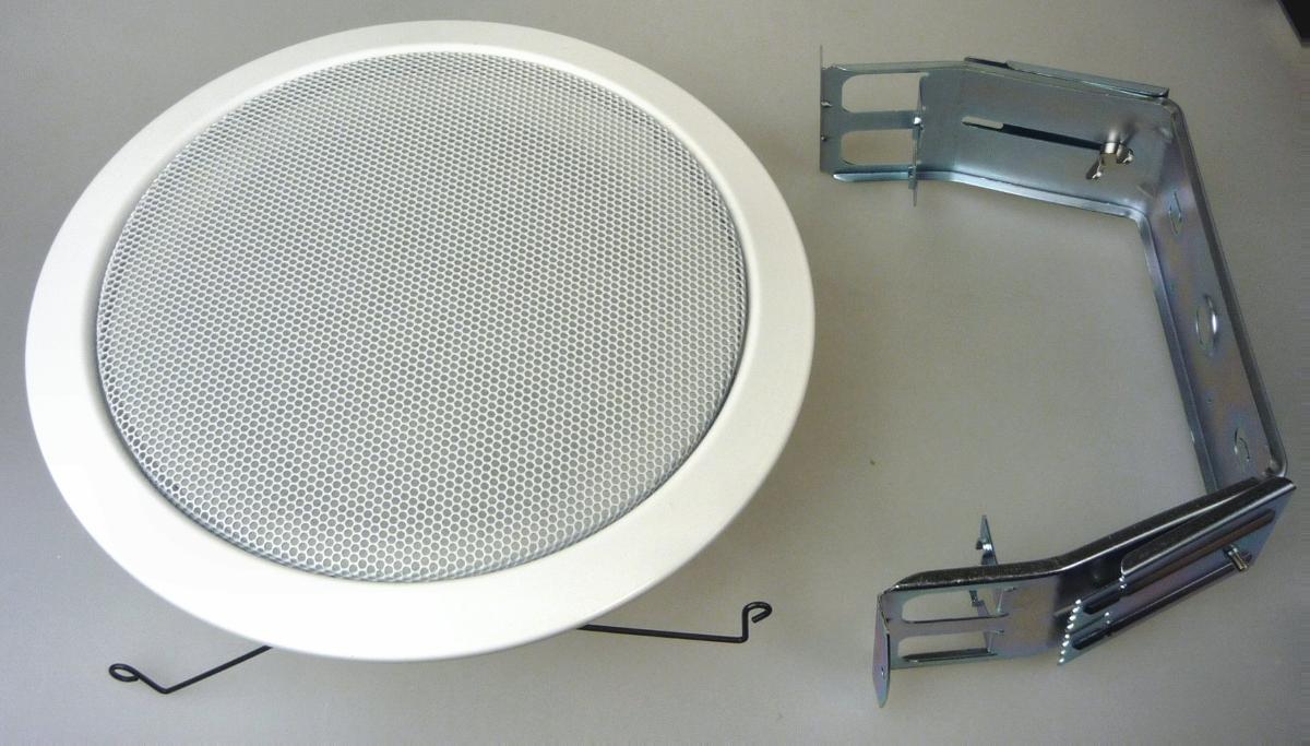 Alarmierungs-Einbaulautsprecher CS-6106 EN (Abbildung siehe Anlage),
- aus einem Lautsprecher in einem runden Einbaurahmen mit Frontabdeckung
  und Montageeinrichtung zum Einbau in Raumdecken oder Wände (Durchmesser: 220 mm),
- zum Umwandeln von elektrischen Tonfrequenzsignalen in Schallwellen.

"Lautsprecher ohne Gehäuse - Einbaulautsprecher"
