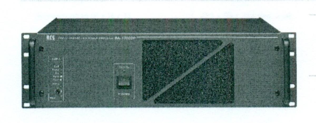 Elektrischer Tonfrequenzverstärker PA-1000 DP/BA-1000 DP,
- aus Einkanaltonfrequenzverstärker, Stromversorgung und Lüfter in einem
  Gehäuse (Abmessungen: 483 x 133 x 377 mm) mit Bedienelementen, LED-Anzeigen, 
  Ein- und Ausgangsanschlüssen und Netzkabel,
- zum Verstärken von Tonfrequenzsignalen,
- zusammen mit Beipack (8 Schrauben und Beschreibung) in einer gemeinsamen
  Verkaufsverpackung.
Der Tonfrequenzverstärker bestimmt den Charakter des Ganzen.

"Elektrischer Tonfrequenzverstärker, nicht für zivile Luftfahrzeuge, in
 Warenzusammenstellung mit nicht charakterbestimmendem Beipack, in Aufmachung
 für den Einzelverkauf"