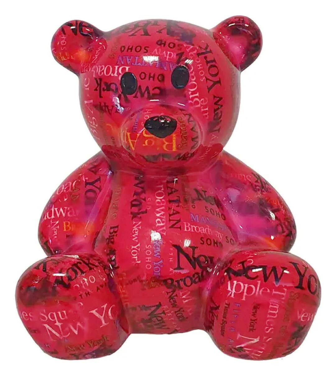 Anderer keramischer Ziergegenstand, Foto siehe Anlage,
- glasierte, bunt bemalte, innen hohle Spardose in Form eines sitzenden Teddybären,
- mit einer Höhe von ca. 13,5 cm,
- mit einem Schlitz am Hinterkopf zum Einwerfen von Münzen,
- - mit einer Öffnung auf der Unterseite zur Entnahme der Münzen, 
- an der Unterseite mit einer runden Öffnung zur Entnahme der Münzen;
  mit einem abschließbaren Kunststoffschloss,
- keramisches Erzeugnis; nach der Formgebung gebrannt; tonmineralhaltiges Material enthaltend,
- laut Antrag aus Steingut,
- ohne Hinweise auf Handarbeit.

"Anderer keramischer Ziergegenstand, aus Steingut, nicht handgearbeitet"