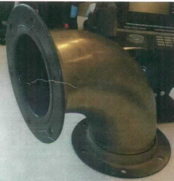 Rohrformstück aus Stahl

Bei der Ware handelt es sich um ein um 90° gebogenes Rohrverbindungsstück aus nicht rostendem Stahl (AISI 304). Das Erzeugnis besitzt an beiden Enden einen Flanschanschluss mit 6 Befestigungslochungen. Die Ware dient zum Verbinden von Rohren oder zum Anschluss an Apparaturen.

Die Ware ist als anderes Rohrverbindungsstück bzw. Rohrformstück aus nicht rostendem Stahl, anderes, in den TARIC-Code 7307 2980 90 einzureihen.