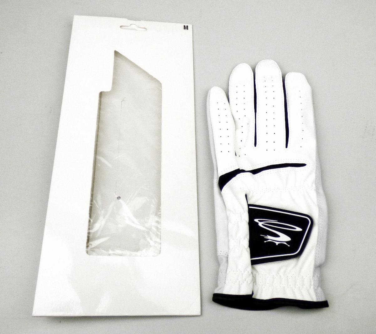Handschuh, sog. Golfhandschuh Cobra Flex Cell, Art. 909489, in Größe M, Foto siehe Anlage,
- einzeln in einem Hängekuvert aus Pappe mit Kunststofffenster verpackt,
- als Fünffingerhandschuh gearbeitet,
- laut Untersuchungsergebnis:
-- in großen Bereichen der Fingeraußenseiten (einschließlich des Daumens) und des Handrückes aus 
   mit geprägtem Zellkunststoff überzogenen Gewirken der Position 5903; die Gewirke sind dicht und
   dicker (ca. 2/3 der Gesamtdicke) als der Zellkunststoff, sie dienen damit nicht nur dessen Verstärkung,
-- im Bereich der Innenseite Daumens und Teilen der Handinnenfläche aus Leder,
-- in den übrigen Bereichen der Innenhand aus mit Kunststoff (kein Zellkunststoff) getränkten
   Gewirken der Position 5903,
-- in den sonstigen Bereichen aus elastischen Gewirken des Kapitels 60,
-- alle Gewirke aus Spinnstoffen,
- im Bereich des Handgelenks elastisch verengt,
- mit einer sehr kurzen Stulpe, mit Randeinfassung,
- mit einer vom Stulpenrand ausgehenden, ca. 7,5 cm hochreichenden Öffnung, die im Bereich des
  Handrückens mit einem Klettverschlussriegel geschlossen werden kann,
- dient laut Antrag als Golfhandschuh,
- keine Einreihung in die Position 9506 (Ausrüstungsgegenstände für den Sport), da Handschuhe aller Art
  aus Kapitel 95 ausgenommen sind,
- insbesondere im Hinblick auf den Umfang überwiegen die Gewirke gegenüber dem Leder; innerhalb der
  Position 6116 verleihen im Hinblick auf den Umfang und die Bedeutung in Bezug auf die Verwendung
  die Gewirke der Position 5903 der Ware ihren wesentlichen Charakter.

"Handschuh, aus Gewirken, mit Kunststoff getränkt und überzogen"