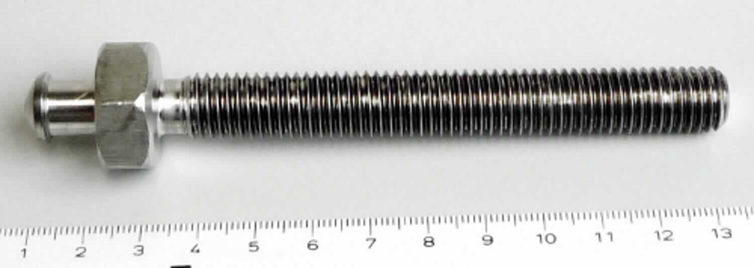 Es handelt sich um Schrauben (Länge ca. 12,2 cm, Durchmesser Gewindestange ca. 12 mm) aus nicht rostendem Stahl mit fast bis zum Kopf reichendem Gewinde (M12), mit Kopf mit Außensechskant und einem pilzförmigen Aufsatz. Das Erzeugnis kann in Verbindung mit einem Kunststoffteller (nicht Bestandteil der vZTA) als Stellfuß für Wände oder Maschinen verwendet werden.
- Antragstellerangaben -

Das Erzeugnis ist in einem Kunststoffbeutel mit Label verpackt.

Abbildung siehe Anlage.

Derartige Erzeugnisse gehören als "andere Schrauben aus nicht rostendem Stahl, nicht
von den Codenummern 7318 1100 00 0 - 7318 1575 10 0 erfasst" in die Codenummer 
7318 1575 90 0 des Zolltarifs.