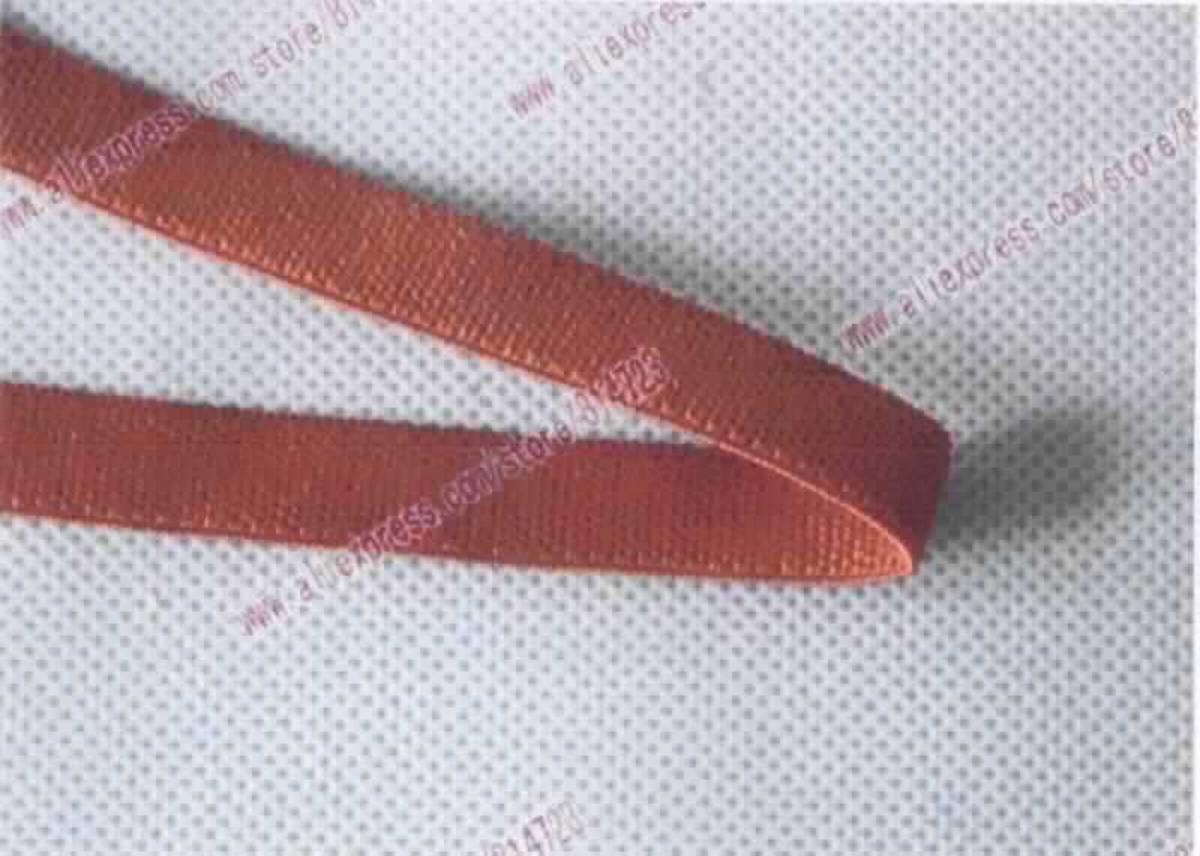 Band, sog. Gummiband, Foto siehe Anlage, 
- laut Antrag als Meterware (u. a. damit keine Ware der Position 6117); mit einer Breite von ca. 1,1 cm, 
- aus einem einfarbigen Gewebe aus Spinnstoffen, aus texturierten Kettfäden und aus mit Spinnstoff über- 
  zogenen Fäden aus Kautschuk (Meterware der Position 5604; Anteil dieser Kautschukfäden augenscheinlich 
  mehr als 5 GHT, 
- mit echten Webkanten an beiden Seiten, 
- kein Samt, Plüsch, Chenille- oder Schlingengewebe, 
- laut Antrag zur Herstellung von Perücken bestimmt.

"Band, keine Ware der Position 5807, anderes als in der Unterposition 5806 10 genannte, mit einem Anteil an 
 Kautschukfäden von mehr als 5 GHT"