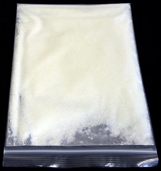 Heterocyclische Verbindung, nur mit Stickstoff als Heteroatome; 2-(2'-Hydroxy-5'-methylphenyl)benzotriazol

Bei der Ware handelt es sich nach den vorgelegten Unterlagen um die chemisch einheitliche Verbindung 2-(2'-Hydroxy-5'-methylphenyl)benzotriazol mit einer Reinheit von mindestens 99 %. Synonyme Bezeichnungen sind 2-(2H-Benzotriazol-2-yl)cresol und Drometrizol (INN). Die CAS-Nummer lautet 2440-22-4. Die Ware liegt als leicht gelbliches Pulver vor und wird als UV-Absorber verwendet.

Die Ware ist als andere heterocyclische Verbindung, nur mit Stickstoff als Heteroatome, in die Unterposition 2933 9980 der Kombinierten Nomenklatur einzureihen.