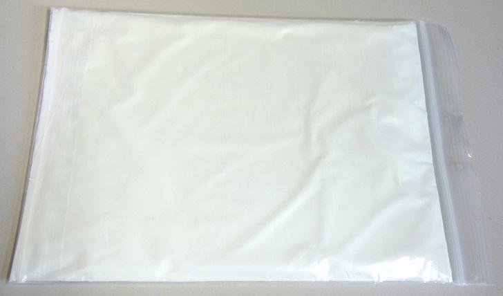 Heterocyclische Verbindung, nur mit Stickstoff als Heteroatome; Bisoctrizol (INN)

Bei der Ware handelt es sich laut den vorgelegten Unterlagen um die chemisch einheitliche Verbindung Bisoctrizol (INN) mit einer Reinheit von mindestens 98 %. Synonyme Bezeichnungen sind 2,2'-Methylenbis[6-(2H-benzotriazol-2yl)-4-1,1,3,3-tetramethylbutyl]phenol und 6,6'-Di-2H-benzotriazol-2-yl-4,4'-bis(1,1,3,3-tetramethylbutyl)-2,2'-methylendiphenol. Die CAS-Nummer lautet 103597-45-1. Die Ware liegt als gelbliches Pulver vor und wird als UV-Absorber verwendet.

Die Ware ist als andere heterocyclische Verbindung, nur mit Stickstoff als Heteroatome, in die Unterposition 2933 9980 der Kombinierten Nomenklatur einzureihen.