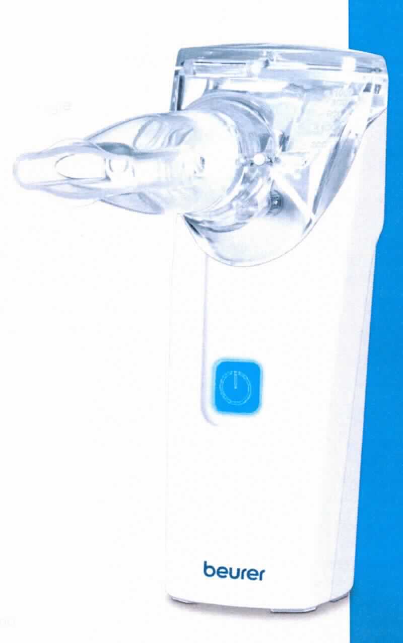 Sog. IH 55 Inhalator, Art.-Nr. 602.04, in Form einer noch nicht zusammengesetzten Ware und einer Warenzusammenstellung in Aufmachung für den Einzelverkauf, im Wesentlichen bestehend aus einem 146 x 51 x 85 mm (L x B x H) großen und inkl. Batterien ca. 228 g schweren Gerät mit Schwingmembran-Technologie (charakterbestimmender Bestandteil der Warenzusammenstellung im Hinblick auf die Verwendung), einem Mesh-Vernebler mit Medikamentenbehälter, einem Mundstück, einer Erwachsenen- und einer Kindermaske, einem Netzteil sowie einer zum dauernden Gebrauch hergerichteten Aufbewahrungsbox. 
Äußere Form: siehe Abbildung in der Anlage.
Die Ware wird zum Inhalieren von aerosolen Medikamenten bei Erkältung, Asthma und anderen Erkrankungen der oberen und unteren Luftwege verwendet.
Die Bestandteile der Warenzusammenstellung sind gemeinsam in einem Karton verpackt.

Die Ware wird als "Gerät für die Aerosoltherapie" eingereiht.
