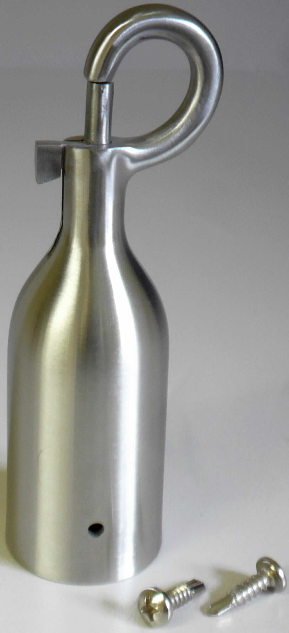 Haken aus Stahl

Bei der Ware handelt es sich um eine Kappe aus rostfreiem Stahl mit einem Hakenverschluss am Ende. Der Artikel dient für Absperrungen mit Seilen (durchmesser 30 mm) in Verbindung mit Absperrständern. Das Erzeugnis ist im Gießverfahren hergestellt worden. Jeweils 2 Stück sind zusammen mit Befestigungsschrauben in einem Pappkarton verpackt.

Die Ware ist nach ihrer stofflichen Beschaffenheit als andere Ware aus Eisen oder Stahl, gegossen, hier Stahlguss, in den TARIC-Code 7325 99 90 90 einzureihen.