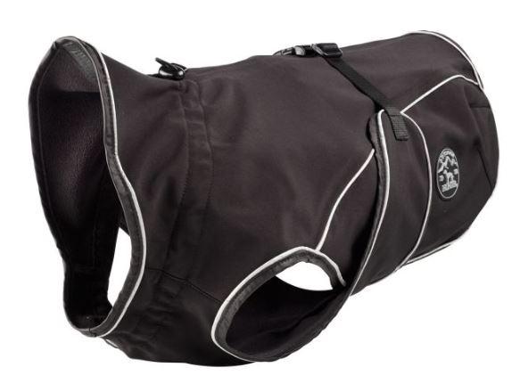 Sattlerwaren für Tiere, sog. Hundemantel Uppsala Softshell, Foto siehe Anlage,
- Bekleidung für Hunde,
- aus Geweben aus Spinnstoffen, innen geraut,
- den Körper eines Hundes bedeckend,
- mit einem Kragen mit verengendem Tunnelzug,
- mit einem die Brust bedeckenden Zuschnitt, der mit einem über den Rücken zu
  führenden Gurt mit Schnappverschluss befestigt wird,
- mit zwei elastischen Schlaufen zur Befestigung des Rückenteils an den Hinterläufen,
- in verschiedenen Größen:
- - 25 cm (25 x 17 x 0,5 cm),
- - 30 cm (30 x 22 x 0,5 cm),
- - 35 cm (35 x 24 x 0,5 cm),
- - 40 cm (40 x 28 x 0,5 cm),
- - 45 cm (45 x 30 x 0,5 cm),
- - 50 cm (50 x 32 x 0,5 cm),
- - 55 cm (55 x 34 x 0,5 cm),
- - 60 cm (60 x 36 x 0,5 cm),
- - 65 cm (65 x 38 x 0,5 cm),
- - 70 cm (70 x 39 x 0,5 cm),
- - 75 cm (75 x 41 x 0,5 cm),
- - 80 cm (80 x 42 x 0,5 cm),
- dienen erkennbar dem Ausstatten von Hunden und damit als Sattlerwaren für Tiere.

"Sattlerwaren für alle Tiere, aus Stoffen aller Art, kein Reitsattel"