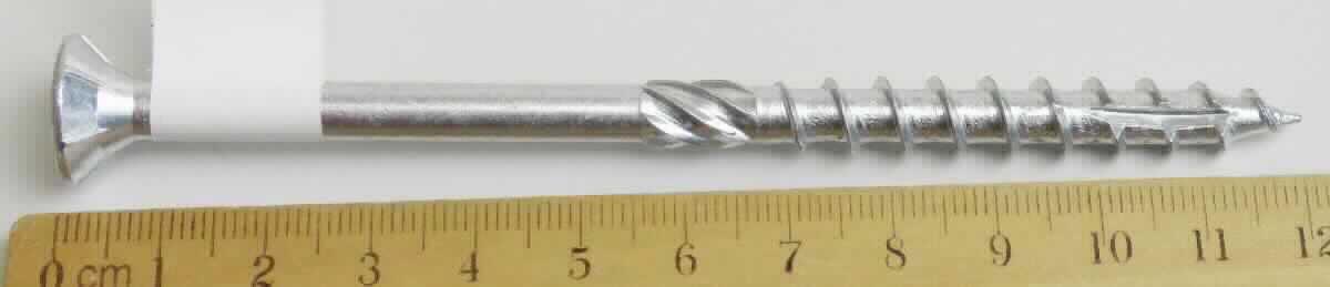 Es handelt sich um aus Stahl (kein nicht rostender Stahl) gefertigte Schrauben mit Senkkopf mit Innensechsrund (sog. Torx, geschützte Marke) und mit einem nicht bis zum Kopf reichenden, selbstformenden Gewinde, das mit einer schräg zur Schraubenachse verlaufenden Schneidnut versehen ist. Das spitze Gewindeende weist eine Schneidkerbe auf. Oberhalb des Gewindes sind die Erzeugnisse mit einen sog. Drallschaft versehen. An der Unterseite des Kopfes befinden sich sechs Fräsrippen.  
- Antragstellerangaben -
Gesamtlänge: ca. 120 mm; Gewindedurchmesser: ca. 8 mm.

Abbildung siehe Anlage.

Derartige Erzeugnisse gehören als "andere gewindeformende Schrauben (keine Blechschrauben) aus Stahl (kein nicht rostender Stahl)" zum TARIC-Code 7318 1499 89.
