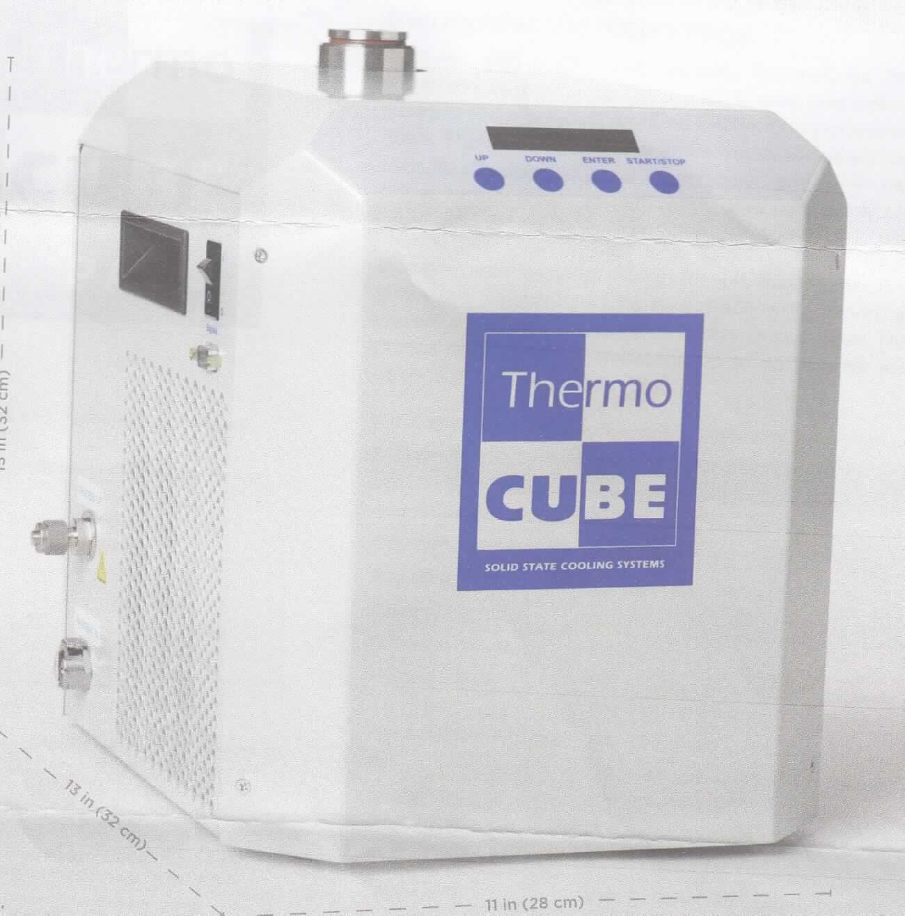 Daylight Solution Water Chiller, Wasserkühler,
- aus einem thermoelektrischen Element (Peltierelement), digitalem Temperatur-
  kontrollsystem, Pumpe, Tank, Flüssigkeitsein- und auslauföffnung in einem Gehäuse 
  mit Bedienelementen (Abbildung siehe Anlage),
- zur Temperaturstabilisierung (Erwärmung oder Abkühlung) von Kühlflüssigkeit.

"Gerät zum Behandeln von Stoffen durch auf einer Temperaturänderung beruhende
  Vorgänge, keine Ware der TARIC-Codes 8419 1100 00 bis 8419 8930 00 - sog. 
  Daylight Solution Water Chiller"