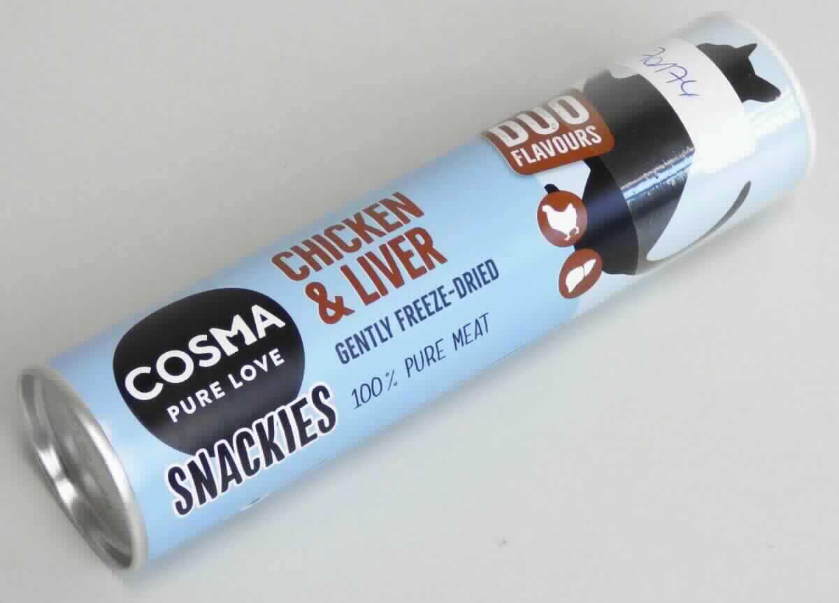 Nach den Antragsangaben, den ergänzenden Angaben und der vorliegenden Warenprobe handelt es sich um ein Erzeugnis (sog. "Cosma snackies DUO 2 in 1 - Hühnerbrust & Hühnerleber"), das zur Verwendung als Katzensnack (Tierfutter) bestimmt und in bedruckten Dosen mit einem Gewicht von 28 g verpackt ist. Die Ware ist als Ergänzungsfuttermittel für ausgewachsene Katzen gekennzeichnet und für den Einzelverkauf aufgemacht.Die Ware besteht aus gefriergetrocknete, in Stücke geschnittene Hühnerbrust und Hühnerleber ohne weitere Zusätze.

Zolltarifrechtlich handelt es sich bei derartigen für die menschliche Ernährung ungeeigneten Erzeugnissen um "Waren tierischen Ursprungs, anderweit weder genannt noch inbegriffen, andere als in den Unterpositionen (TARIC) 0511 1000 00 bis 0511 9985 20 genannt, ungenießbar".