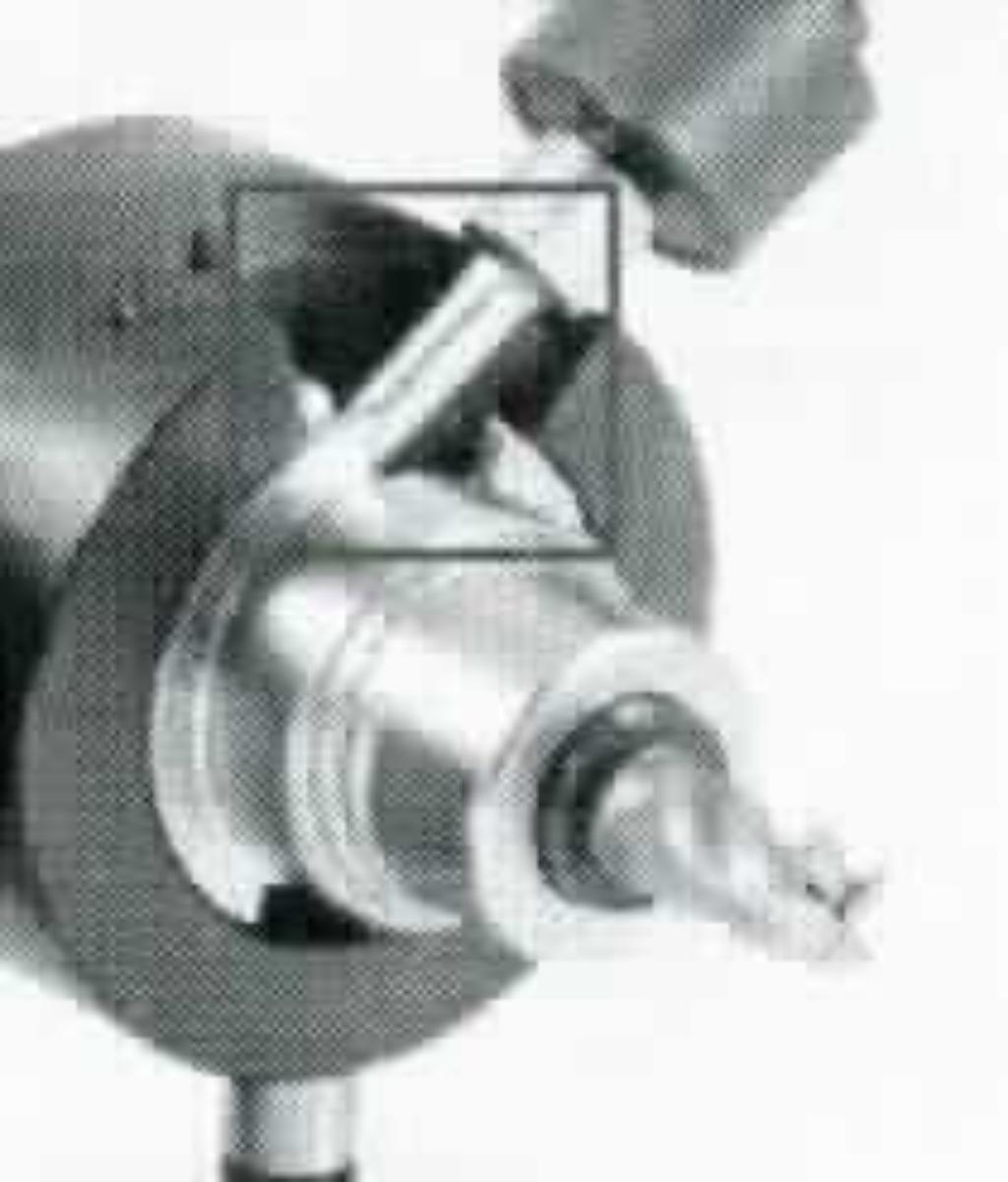 Sog. Drehmomentbegrenzer
- aus einem zylindrischen Metall-Körper, einseitig mit einer 1/4"-Außensechskantauf-
  nahme (sog. Machine Interface), auf der anderen Seite mit einem 3/8"-Außenvierkant
  mit darauf aufgestecktem Schraubendrehereinsatz (Bit) -Abbildung siehe Anlage
  oben rechts-,
- zur Verwendung an einem handgeführten Akkuschrauber zum kontrollierten
  Anziehen/Lösen von Schrauben.
Der Werkzeughalter mit Drehmomentfunktion bestimmt den Charakter der zusammengesetzten Ware.

"Werkzeughalter, keine Dorne, Spannzangen und Hülsen, nicht für Drehmaschinen (zusammengesetzte Ware aus Werkzeughalter mit Drehmomentfunktion -charakterbestimmend- und Bit) - sog. Drehmomentbegrenzer"