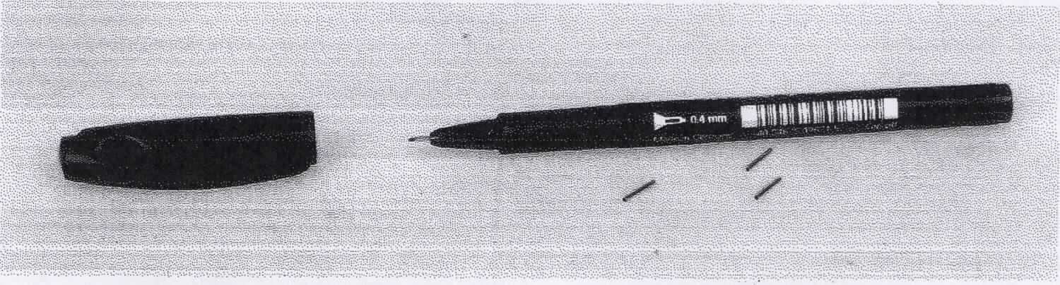 Nahtloses Rohr aus Stahl

Bei der Ware handelt es sich um ein nahtloses, konzentrisches Hohlerzeugnis mit über die gesamte Länge von ca. 11 mm gleichbleibendem, kreisförmigem Querschnitt und einem äußeren Durchmesser von ca. 1,2 mm (Rohr). Der innere Durchmesser beträgt ca. 0,85 mm. Gemäß den Angaben ist das Erzeugnis kaltgezogen und besteht aus nicht rostendem Stahl mit der Werkstoffbezeichnung AISI 304 S (1.4301). Das Rohr wird in der Spitze von Finelinern eingebaut.

Die Ware ist als "anderes Rohr, nahtlos, mit kreisförmigem Querschnitt, aus nicht rostendem Stahl, kaltgezogen oder kaltgewalzt" in den TARIC-Code 7304 4100 90 einzureihen.