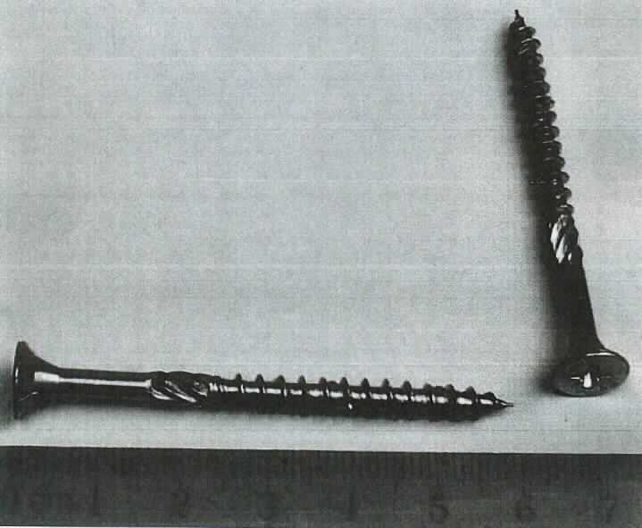 Es handelt sich um Schrauben aus nicht rostendem Stahl mit Senkkopf mit Kreuzschlitz, einem nicht bis zum Kopf reichenden selbstformenden Gewinde und einem zu einer Spitze ausgearbeiteten Gewindeende. Von der Spitze bis etwa zur Mitte verfügt das Erzeugnis über ein sog. Doppelgewinde. Zwischen Gewinde und Schaft ist es auf einer Länge von ca. 7,5 mm mit einem Drallschaft (sog. Schaftfräsrippen) versehen. Das Kopfunterteil weist sechs Fräsrippen auf.
Die Waren sind zu jeweils 100 Stück in einem Karton verpackt und werden üblicherweise beim Bau von z. B. Carports oder Balkonen aus Holz verwendet.
Gewindedurchmesser ca. 5 mm; Gesamtlänge ca. 60 mm.
- Antragstellerangaben -


Abbildung siehe Anlage.

Derartige Erzeugnisse gehören als "andere gewindeformende Schrauben aus nicht rostendem Stahl" zum TARIC-Code 7318 14 10 90.