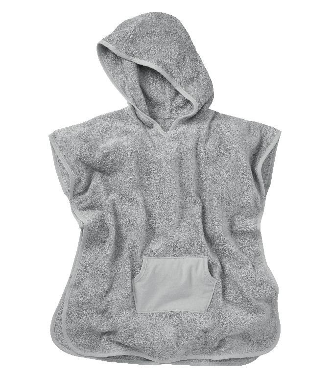 Badeumhang, sog. Baby-Badeponcho, Art. Nr. 2710002920001, Größe 62/68, Foto siehe Anlage,
- mit einer Schleife aus Spinnstoffen zusammengebunden und mit einem bedruckten Pappetikett in
  einem Polybeutel verpackt,
- aus 1,9 mm dicken, einfarbigen Schlingengeweben (Frottierware); laut Antrag mit einem Grund aus
  100 % Baumwolle und einer Schlingenoberfläche aus 70 % künstlichen Chemiefasern (Bambus) und
  30 % Baumwolle,
- flachliegend mit den Abmessungen (ohne Kapuze) von 68 cm (Länge) x 60 cm (Breite),
- mit einer angenähten Kapuze,
- seitlich und unten offen; seitlich punktuell mit einem Druckknopf verbunden, so dass Armöffnungen
  entstehen,
- vorn mit einer aufgesetzten sog. Kängurutasche,
- an allen Rändern mit schmalen Randeinfassungen aus Geweben,
- wird als Badeumhang getragen; aufgrund der Abmessungen für Kleinkinder mit einer Körpergröße
  von bis zu 86 cm bestimmt.

"Kleidung für Kleinkinder, aus Geweben, aus künstlichen Chemiefasern"