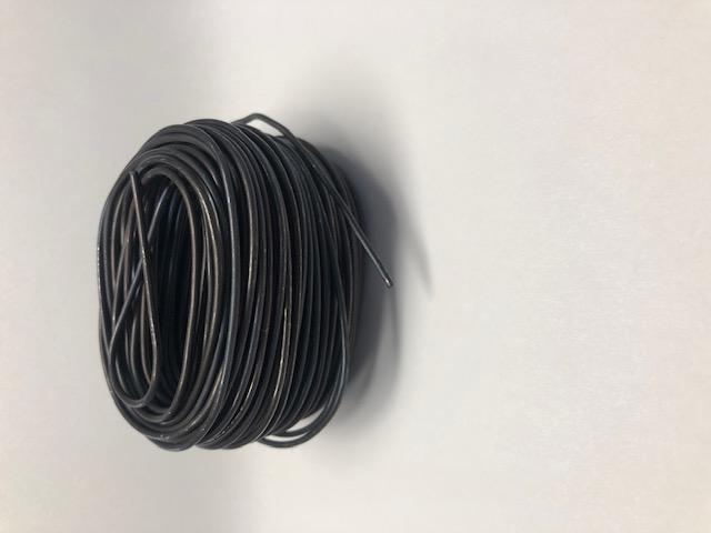 Verzinkter Stahldraht

Bei der Ware handelt es sich um einen Stahldraht aus nicht legiertem Stahl (SAE 1006). Die Oberfläche des Drahts ist verzinkt. Der Draht hat einen Durchmesser von ca. 1,4 mm. Die Ware ist in kleine Knäuel (Drahtmaus) aufgewickelt. Die Drahtmäuse werden in Eimern mit 20 kg Inhalt verkauft. Die Ware wird als universell einsetzbares Befestigungsmaterial auf Baustellen verwendet.

Die Ware wird nach ihrer stofflichen Beschaffenheit als Draht aus Eisen oder nicht legiertem Stahl, verzinkt, mit einem Kohlenstoffgehalt von weniger als 0,25 GHT, mit einer größten Querschnittsabmessung von 0,8 mm oder mehr, in den TARIC-Code 7217 2030 00 eingereiht.