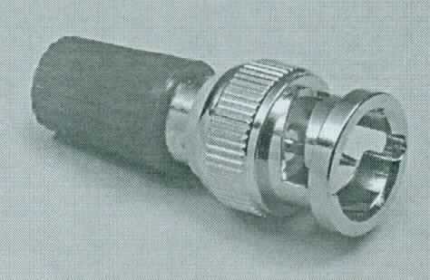 Adapter BNC-Stecker auf 4mm Bananenbuchse;
- bestehend aus einem spezifisch geformten Metallkörper (Gesamtlänge ca. 35,7 mm),
- auf der einen Seite mit einem BNC-Stecker als Kontaktelement (Steckverbindung) für Koaxialkabel
- auf der anderen Seite mit einer 4mm Bananenbuchse (Polklemme),
- mit Delrin-Isolation,
- für eine Spannung von weniger als 1000 V konzipiert,
- zum Herstellen einer elektrischen Verbindung durch Einstecken der entsprechenden Gegenstücke.

Die Ware wird als "elektrisches Gerät zum Verbinden von elektrischen Stromkreisen, für eine
Spannung von 1000 V oder weniger, Steckvorrichtung für Koaxialkabel" eingereiht.

Anlage: 1 Abbildung