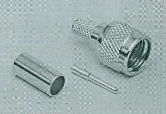 Mini-UHF-Stecker,
- im Wesentlichen bestehend aus einem spezifisch geformten Metallgehäuse,
- mit Crimphülse (12,7 mm) und Kontakt-Pin (12,7 mm),
- noch nicht zusammengesetzt,
- Gesamtlänge (zusammengesetzt) 21,0 mm,
- mit einem UHF-Stecker auf der einen Seite und einer Anschlussvorrichtung für Koaxialkabel (RG58/U) 
  auf der gegenüberliegenden Seite,
- mit Delrin Isolation,
- mit einer Impedanz von 50 Ohm,
- für eine Spannung von weniger als 1000 V,
- zum Herstellen einer elektrischen Verbindung durch das Einstecken eines entsprechenden Gegenkontakts 
  nach Montage eines Koaxialkabels.

Die Ware ist als "elektrisches Gerät zum Verbinden von elektrischen Stromkreisen, für eine Spannung von 1000 V oder weniger, Steckvorrichtung für Koaxialkabel" einzureihen.

Anlage: 1 Abbildung