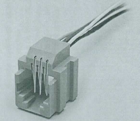 Isoliertes elektrisches Kabel, sog. Modular-Einbaubuchse,
als mehradriges isoliertes Kabel, an einem Ende mit einem 8-poligen Steckanschluss, sog. RJ45-Buchse (8P/8C), am anderen Ende mit offenen Kabelenden, 
mit einer Länge von ca. 70 mm und für eine Spannung von max. 120 Volt,
zum Verbinden von Netzwerk- und Telekommunikationsgeräten zur Datenübertragung.

Das Erzeugnis ist als "isoliertes elektrisches Kabel, nicht von den Unterpositionen (HS) 8544 11 bis 8544 30 erfasst, für eine Spannung von 1000 Volt oder weniger, mit Anschlussstücken versehen, von der für die Telekommunikation verwendeten Art" einzureihen.