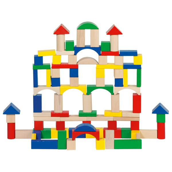 Nach den Angaben der Antragstellerin sowie der vorliegenden Abbildung handelt es sich um Baukastenspielzeug in Form von Bauklötzen, sog. "Bausteine, Artikel 58669"
- mit insgesamt 105 Bauklötzen, aus Holz gefertigt, naturfarben und gelb, rot, blau oder
  grün lackiert
-- 30 Stück rechteckig, ca. 5,0 x 2,5 x 1,25 cm groß
-- 10 Stück rechteckig, ca. 7,5 x 2,5 x 1,25 cm groß
-- 15 Stück rechteckig, ca. 5,0 x 2,5 x 2,5 cm groß
-- 30 Stück würfelförmig, mit einer Kantenlänge von ca. 2,5 cm
-- 4 Stück, zylinderförmig, ca. 5,0 cm lang und mit einem Durchmesser von ca. 2,5 cm
-- 4 Stück dreieckig, ca. 5,0 x 2,5 x 2,5 cm groß
-- 6 Stück brückenförmig, ca. 7,5 x 2,5 x 2,5 cm groß
-- 6 Stück halbrund, ca. 6,0 x 1,8 x 2,5 cm groß
- ohne Hinweis auf Fertigung in Handarbeit
- dient der spielerischen Unterhaltung von Kindern
- in einer runden Papptrommel mit Kunststoffdeckel für den Einzelverkauf aufgemacht.

Die Ware ist als "Baukastenspielzeug aus anderen Stoffen als Kunststoff, nicht handgearbeitet aus Holz" einzureihen.