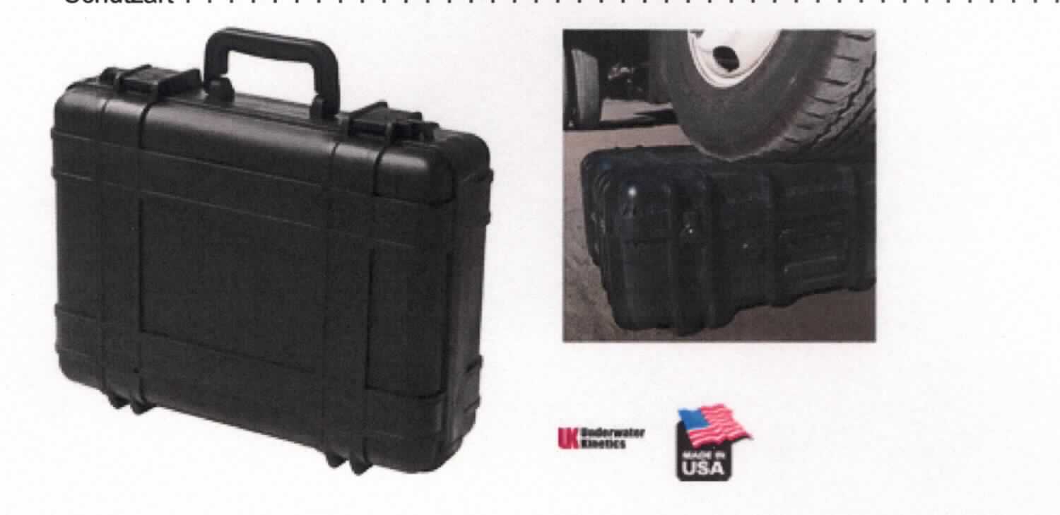 Handkoffer, sog. wasserdichter UK Ultra Case 518, Foto siehe Anlage,
- in zwei farblich unterschiedlichen Ausführungen:
- - schwarz (Artikel 219830),
- - gelb (Artikel 219828),
- mit einer Außenseite aus formgepresstem Kunststoff, 
- mit einem Handtragegriff, 
- mit zwei Klippverschlüssen zu schließen, 
- in den Abmessungen: ca. 47 cm (Breite) x 35 cm (Höhe) x 15 cm (Tiefe), 
- wird nach der Einfuhr optional mit sog. Würfelschaum ausgekleidet.

"Handkoffer, aus formgepresstem Kunststoff"