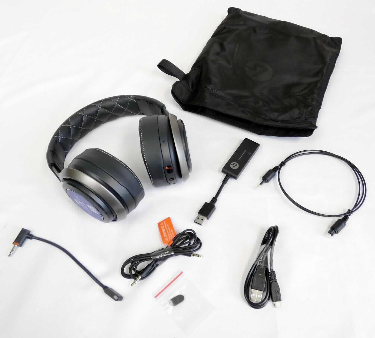 Gaming-Headset "LucidSound LS41", Art. LS006236
- aus zwei Hörern mit Ohrpolster an einem Kopfbügel mit Tonfrequenzverstärker, Equalizer, Mikrofon,
  Akkumulator, Funksende- und -empfangsbaugruppe, USB-Ladeanschluss, Audioanschluss und
  Bedienelementen (Abbildung s. Anlage),
- zum Umwandeln elektrischer Tonfrequenzsignale in Schallwellen und zum Umwandeln von Schallwellen
  in Tonfrequenzsignale - kennzeichnende Haupttätigkeit - sowie zum Senden und Empfangen von
  drahtlosen Audiosignalen,
- zusammen mit Beipack (Kabel, USB-Funkmodul, Anschlussabdeckung, Aufbewahrungstasche,
  Bedienungsanleitung) in einer gemeinsamen Verkaufsumschließung.
Das Headset bestimmt den Charakter des Ganzen.

"Kopfhörer kombiniert mit Mikrofon, kein Telefonhörer für Apparate der drahtgebundenen Fernsprechtechnik (Kombination aus Kopfhörer und Mikrofon - kennzeichnende Haupttätigkeit - und Funksende- und -empfangsgerät, in Warenzusammenstellung in Aufmachung für den Einzelverkauf mit nicht charakterbestimmendem Beipack"