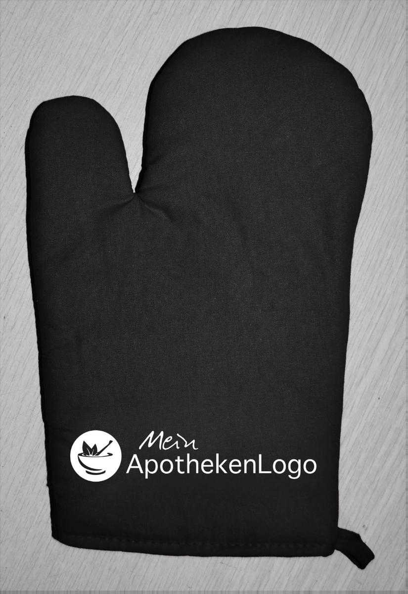 Handschuh, sog. Ofenhandschuh, Art. 901808, in Erwachsenengröße, Foto siehe Anlage,
- in Form eines Fausthandschuhs mit ausgearbeitetem Daumen,
- mit einer Außenhand aus einfarbigen Geweben aus laut Antrag Baumwolle; zusätzlich mit einem Futter
  aus einem mehrlagigen, durch Steppen abgeteilten Verbunderzeugnis unterlegt,
- mit einer Innenhand aus einem mehrlagigen, durch Steppen abgeteilten Verbunderzeugnis, mit einer
  Außenlage aus den oben genannten Geweben, einer Zwischenlage aus Wattierungsstoff und einer
  Innenlage aus Vliesstoffen,
- am unteren Rand mit Streifen aus Geweben eingefasst und mit einer Aufhängeschlaufe versehen,
- aufgrund der verwendeten Flächenerzeugnisse keine Ware der Position 6116,
- insbesondere im Hinblick auf das äußere Erscheinungsbild bestimmen die die Schauseite bildenden
  Gewebe den Charakter der Ware.

"Fausthandschuh aus Geweben"