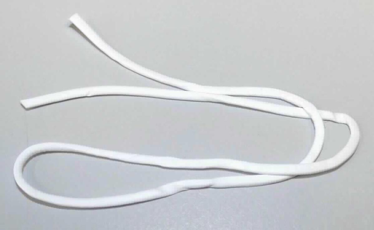 Angaben des Antragstellers:
Flachdichtung aus PTFE (Polytetrafluorethylen), Durchmesser 2,0 mm, Monofil

Feststellung an einem Warenmuster:
Es wurde ein Abschnitt eines weißen, weichen, flexiblen, abgeflachten Kunststoffmonofils vorgelegt (Breite: ca. 2 mm).

Befund:
Es handelt sich um ein Monofil aus Kunststoff der Unterposition (KN) 3916 9050.