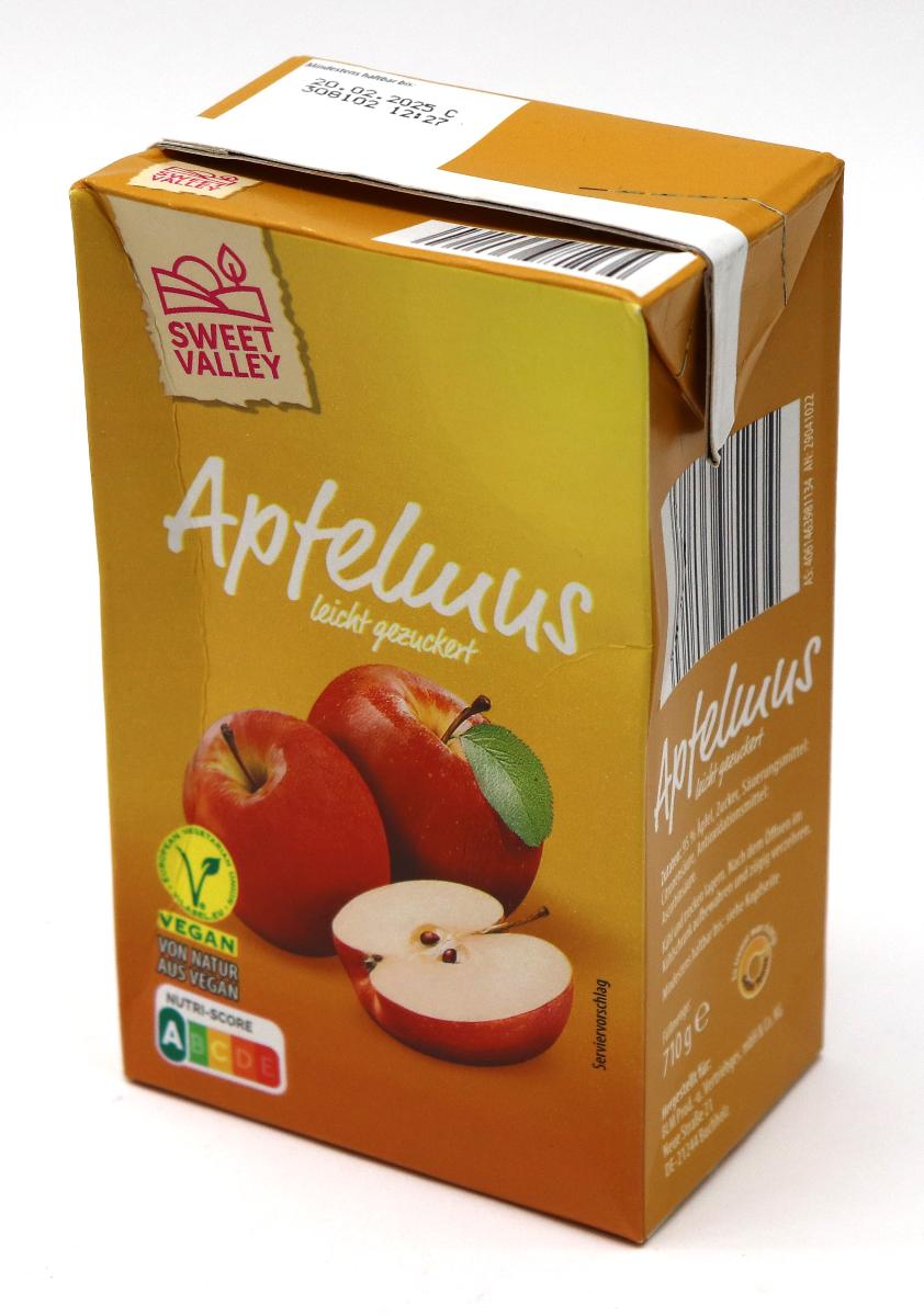 Antragsangaben (als zutreffend unterstellt): Apfelmus, durch Kochen hergestellt, in Aufmachung für den Einzelverkauf in Gebinden mit einem Inhalt von 710 g.

Zuckergehalt gemäß ZAnm 2 a) 1. Absatz zu Kap 20 (abgeleitet aus den Nährwertangaben): mehr als 13 bis 30 GHT.

Es liegt ein durch Kochen hergestelltes Erzeugnis i. S. der Anm 5 Kap 20 vor, welches durch die Position 2007 der KN erfasst wird.

Fruchtmus, durch Kochen hergestellt, auch mit Zusatz von Zucker oder anderen Süßmitteln, keine homogenisierte Zubereitung, nicht von Zitrusfrüchten, mit einem Zuckergehalt von mehr als 13 bis 30 GHT, Apfelmus, anderes.